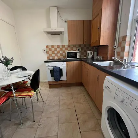 شقة *stunning 2 Bedroom Near Centre* ليدز