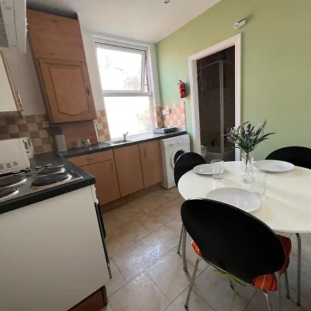 شقة *stunning 2 Bedroom Near Centre* ليدز